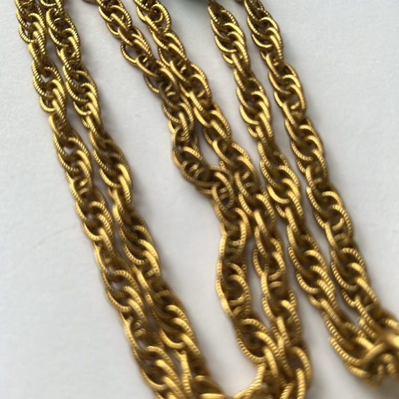 Vendom simulated jade 3” Pin/Pendant on 26” Necklace vintage - Picture 3 of 8